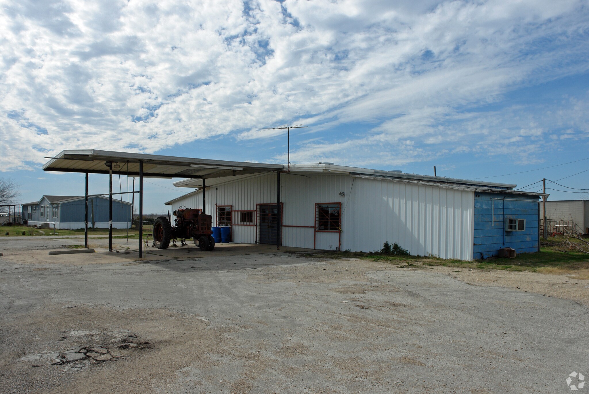 4820 W Highway 34, Ennis, TX à vendre Photo du b timent- Image 1 de 1