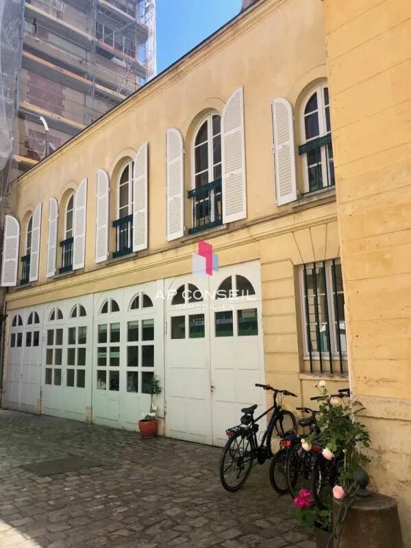 Office in Versailles for lease Building Photo- Image 1 of 9