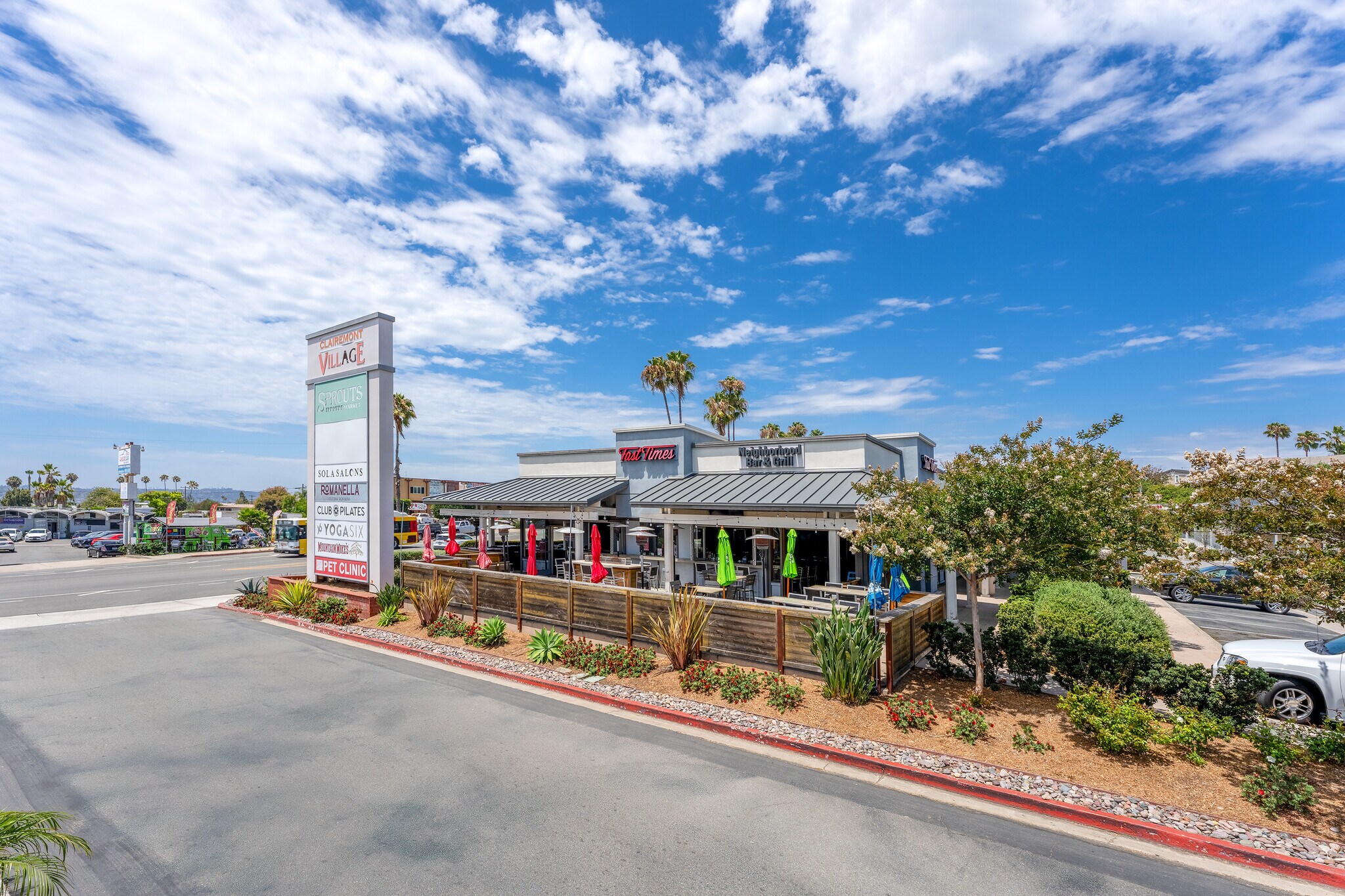 3065 Clairemont Dr, San Diego, CA à louer Photo du bâtiment- Image 1 de 4