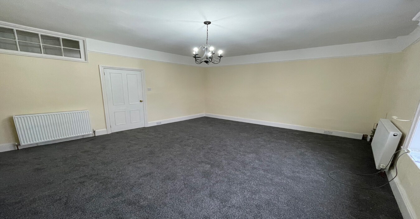 21-23 High St, Wetherby, WYK LS22 6LR - Unit 21 - - Interior Photo - Image 2 of 6