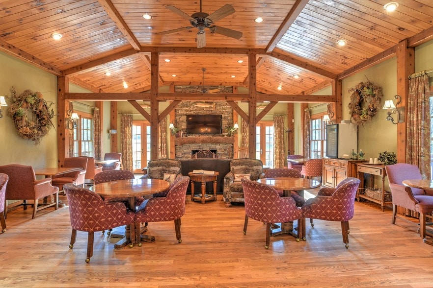 7876 Valley Blvd, Blowing Rock, NC à vendre - Photo intérieure - Image 3 de 11