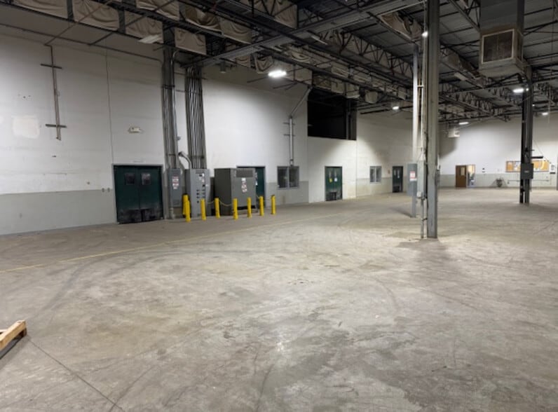 27 Production Dr, Dover, NH for sale - Building Photo - Image 2 of 8