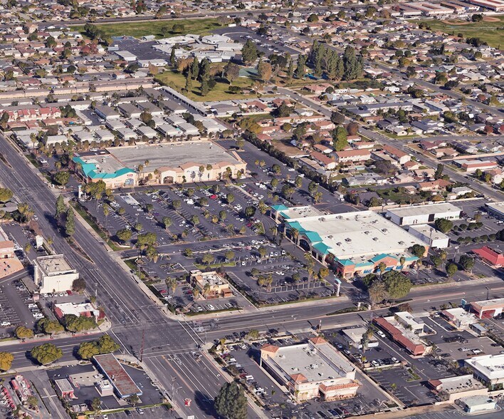 6011 Lincoln Ave, Buena Park, CA for lease - Building Photo - Image 1 of 9