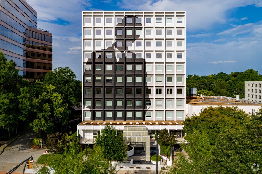 1447 Peachtree St NE, Atlanta, GA à louer - Photo du bâtiment - Image 3 de 12