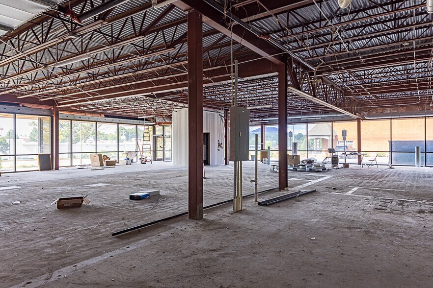 110 E Mountcastle Dr, Johnson City, TN à louer - Photo du bâtiment - Image 3 de 3