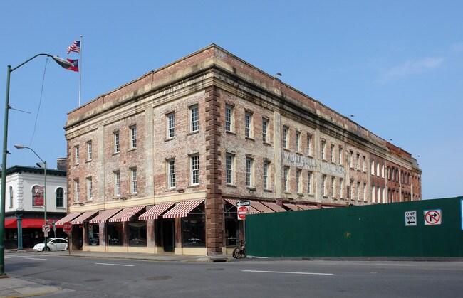 Plus de détails pour Former Paula Deen's - The Lady & Sons – Commerce de détail à vendre, Savannah, GA