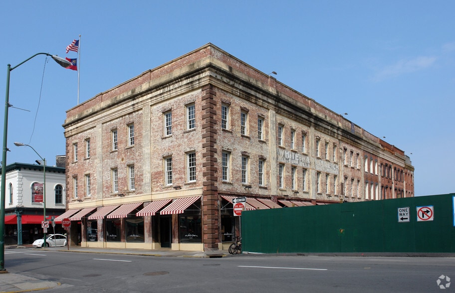 102 W Congress St, Savannah, GA for sale - Primary Photo - Image 1 of 2