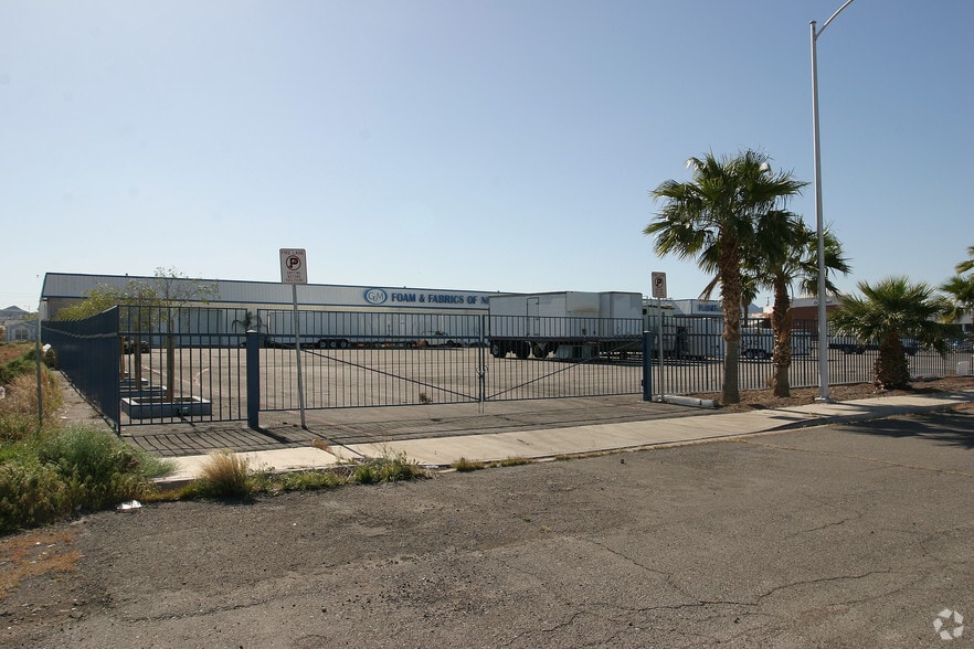 1110 E Lake Mead Dr, Henderson, NV for sale - Building Photo - Image 2 of 3