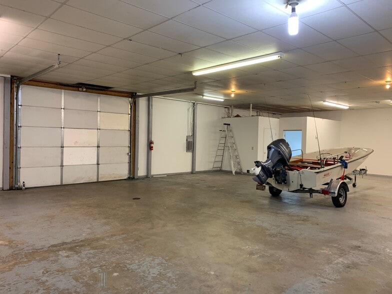 570 Copper Dr, Newport, DE for lease - Interior Photo - Image 2 of 6