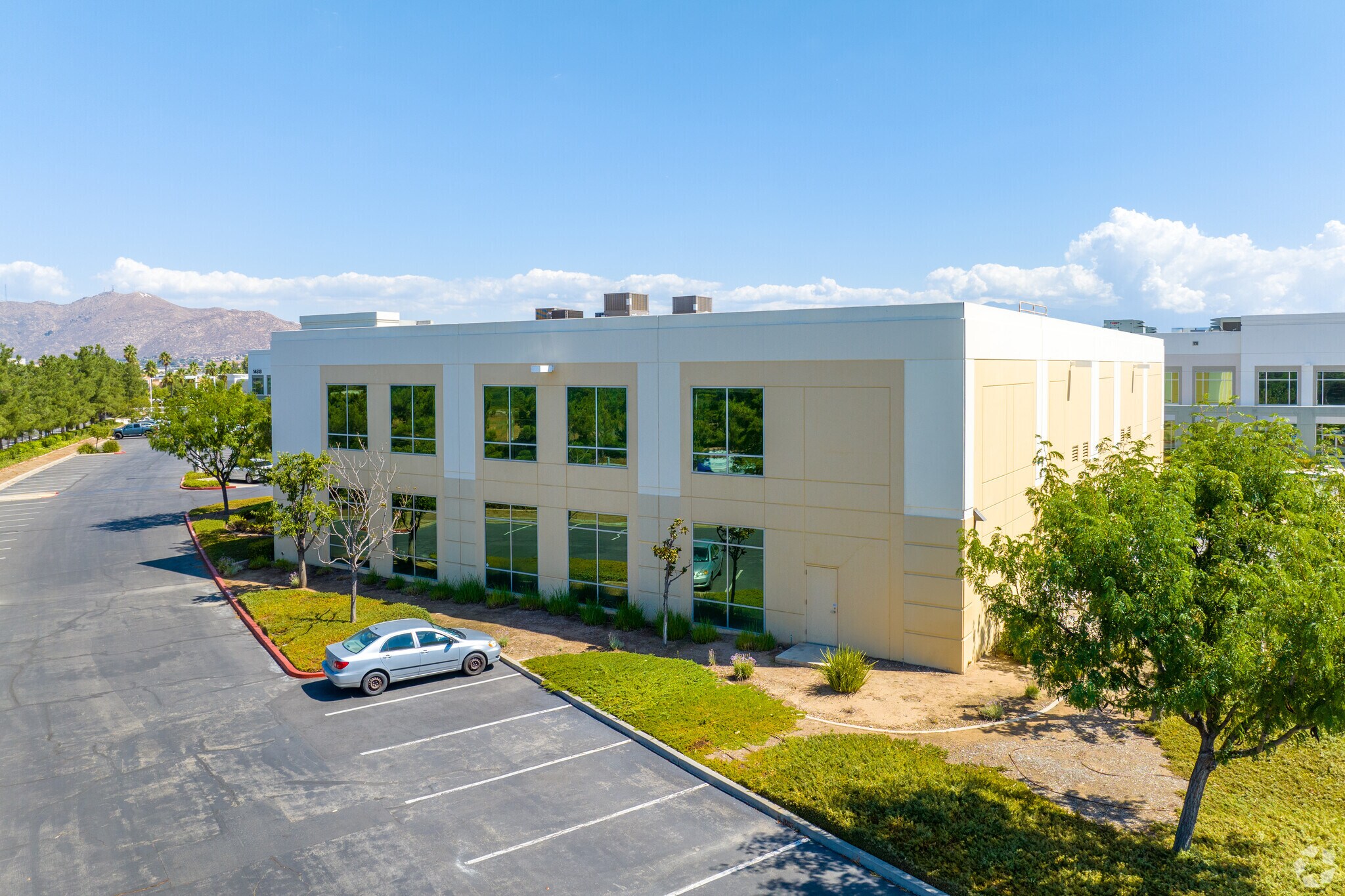 14538 Meridian Pky, Riverside, CA à vendre Photo principale- Image 1 de 5