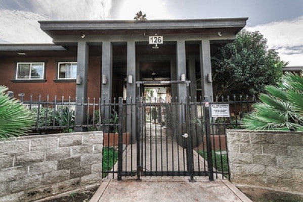 126 E Jamestown St, Stockton, CA for sale - Building Photo - Image 3 of 12