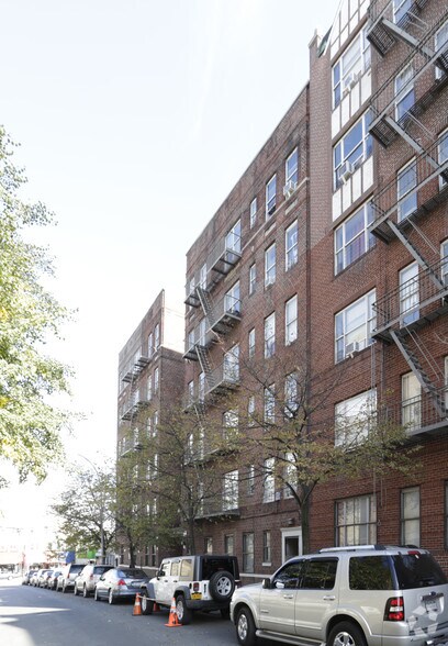 1908 Belmont Ave, Bronx, NY à vendre - Photo du bâtiment - Image 3 de 6