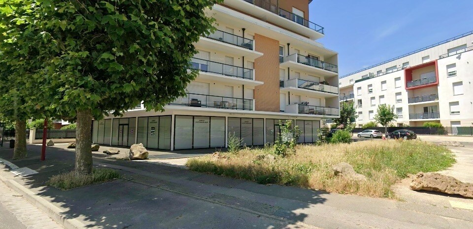 Multifamily in Lucé for sale Building Photo- Image 1 of 3