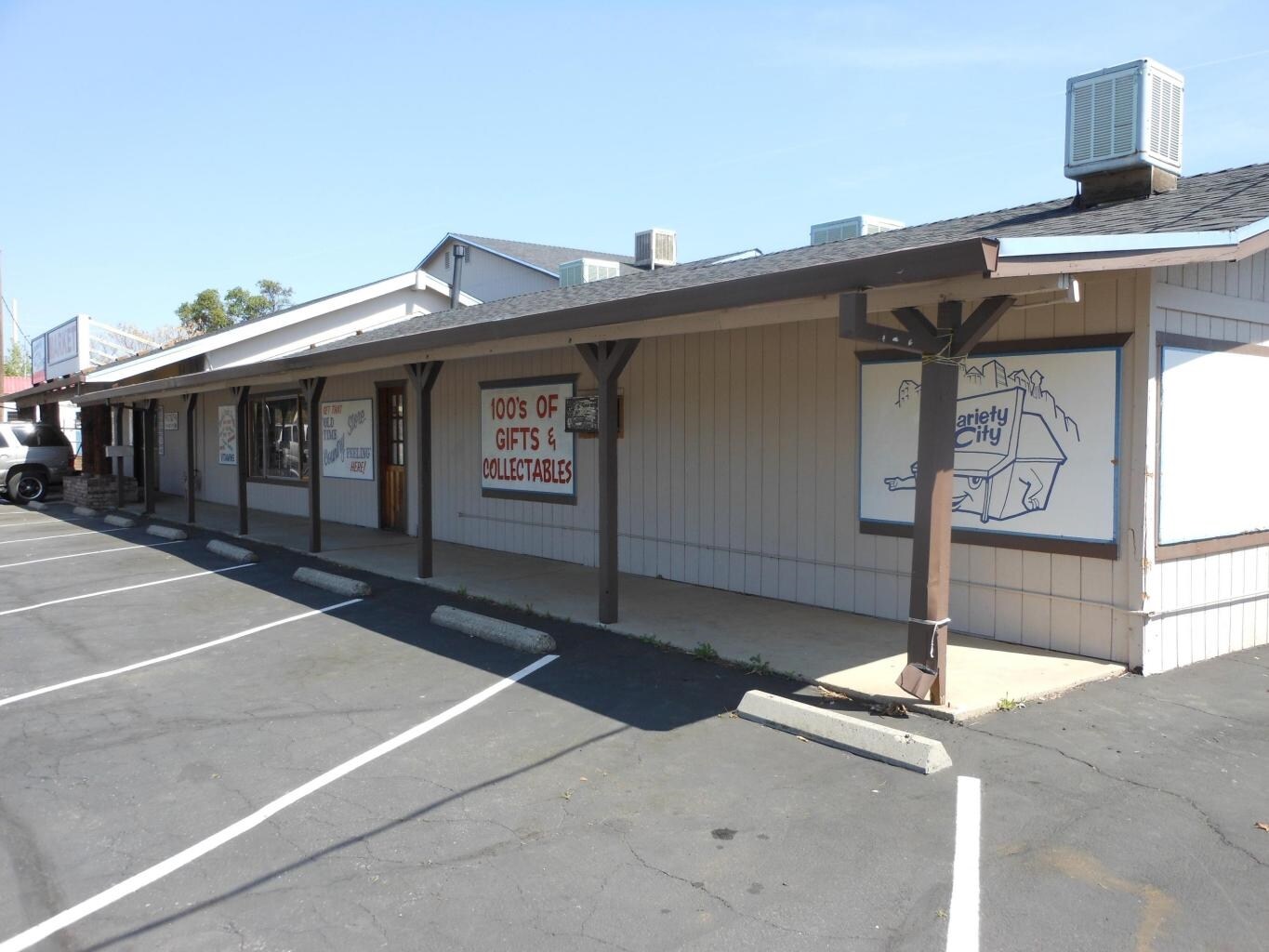 1281 Lake Blvd, Redding, CA à vendre Photo principale- Image 1 de 1