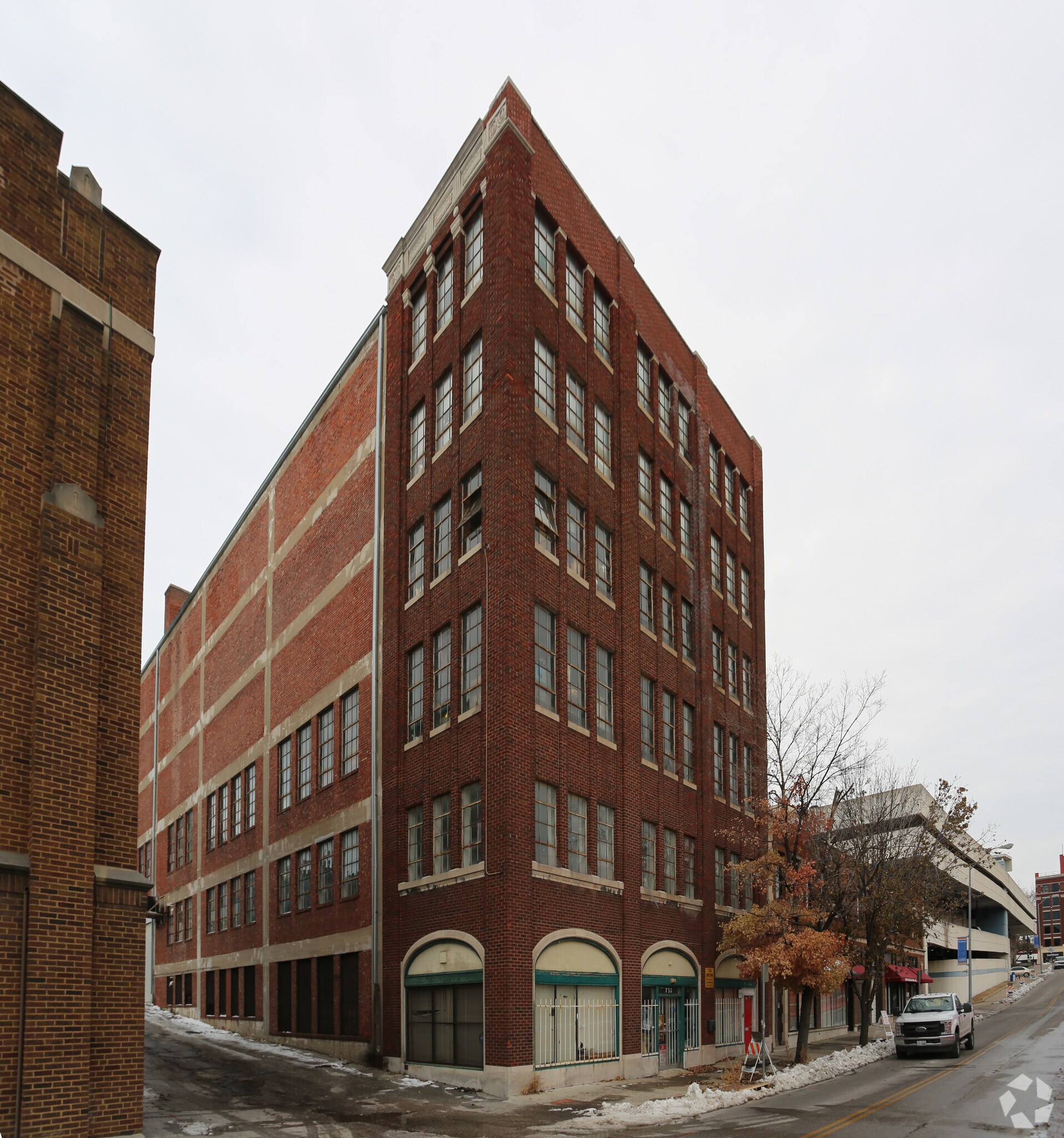 738 Armstrong Ave, Kansas City, KS à vendre Photo du bâtiment- Image 1 de 9