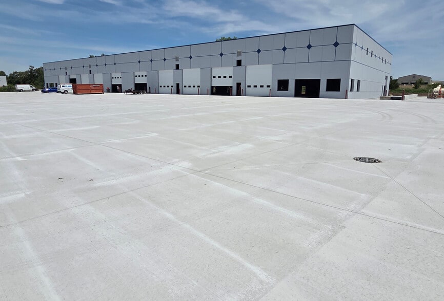 1720 Workers Ct, Joliet, IL for lease - Primary Photo - Image 1 of 14