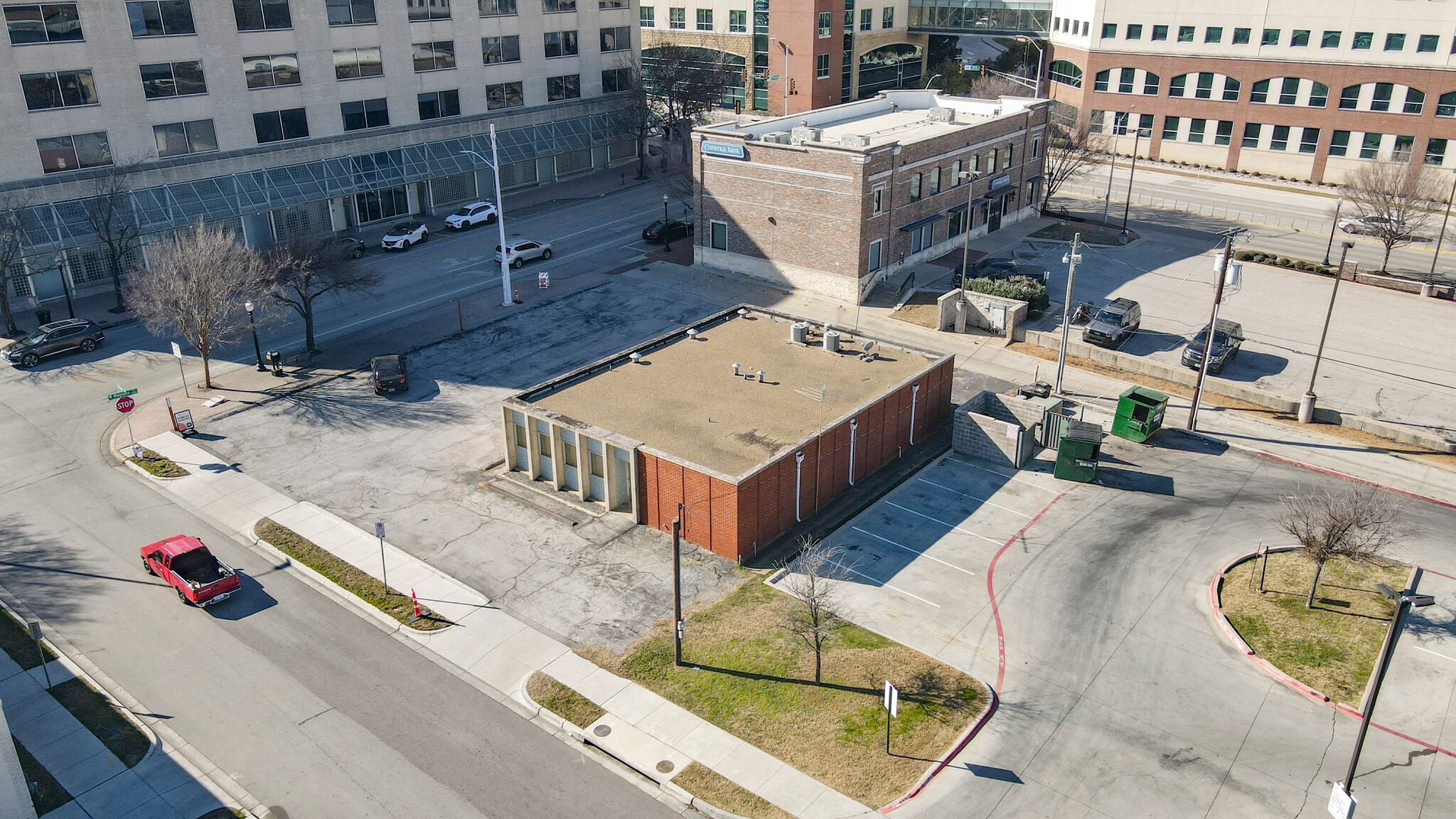 1550 W Magnolia Ave, Fort Worth, TX for lease Primary Photo- Image 1 of 8