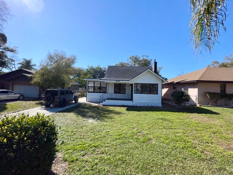 2525 37th St S, Saint Petersburg, FL for sale - Building Photo - Image 2 of 38