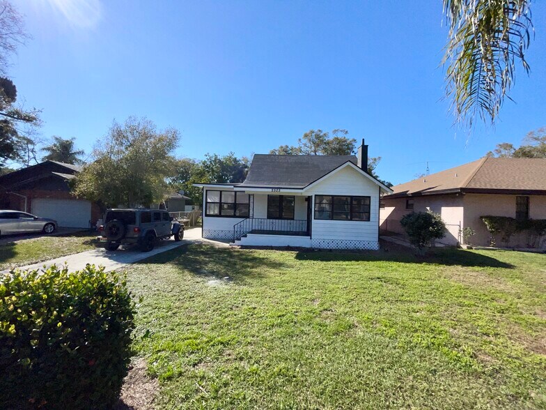 2525 37th St S, Saint Petersburg, FL à vendre - Photo du bâtiment - Image 2 de 38
