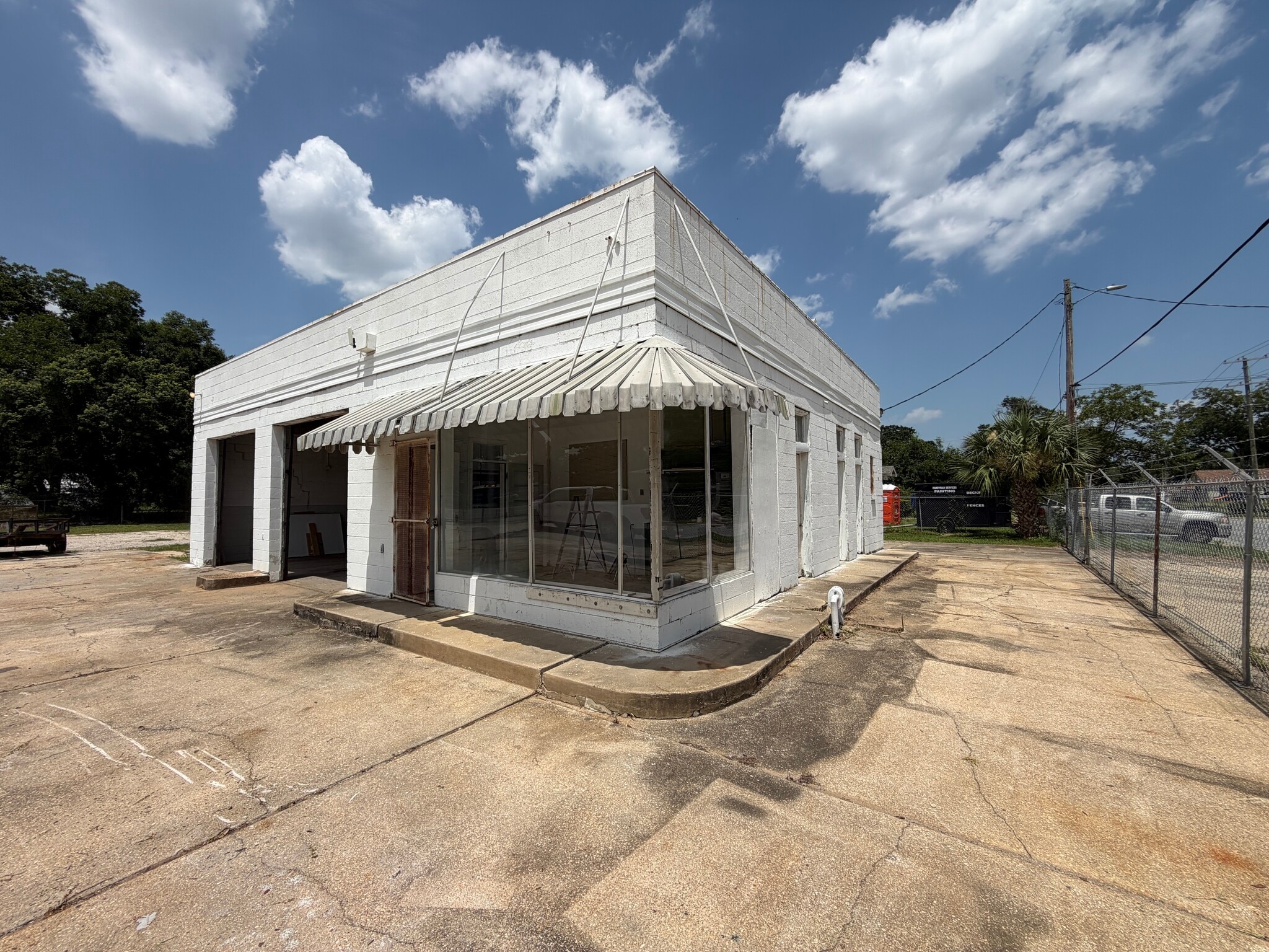 2800 Davis Hwy N, Pensacola, FL for lease Building Photo- Image 1 of 12