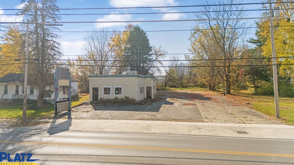 438 E Main St, Andover, OH à louer - Photo du bâtiment - Image 1 de 14