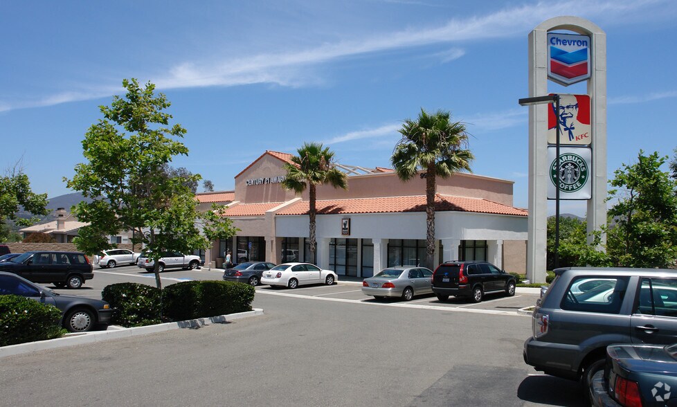 9932 Mercy Rd, San Diego, CA à louer - Photo du bâtiment - Image 1 de 9