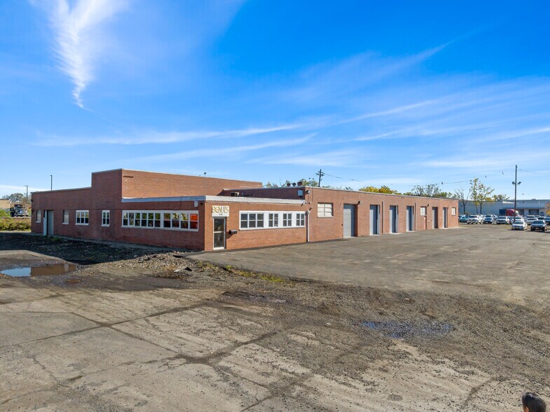 415 14th St, Carlstadt, NJ à louer - Photo du bâtiment - Image 2 de 9