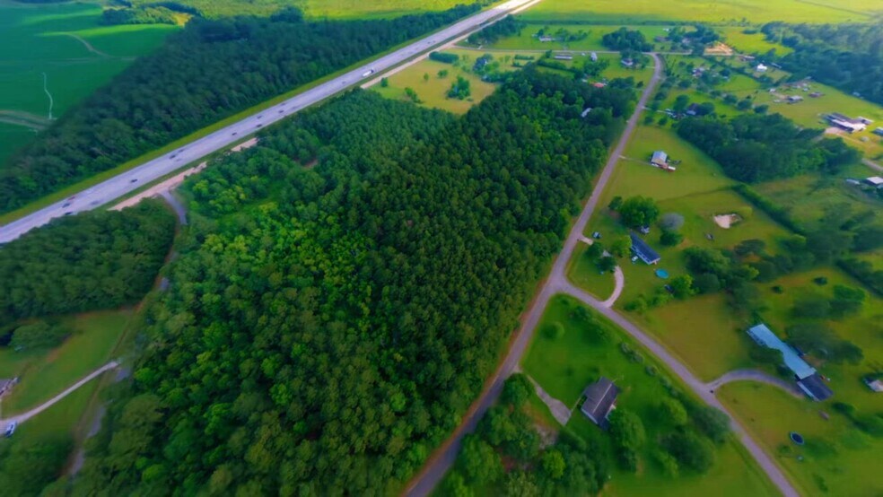 23458 Interstate 10, Hamshire, TX à vendre - Vidéo sur l’inscription commerciale - Image 2 de 5