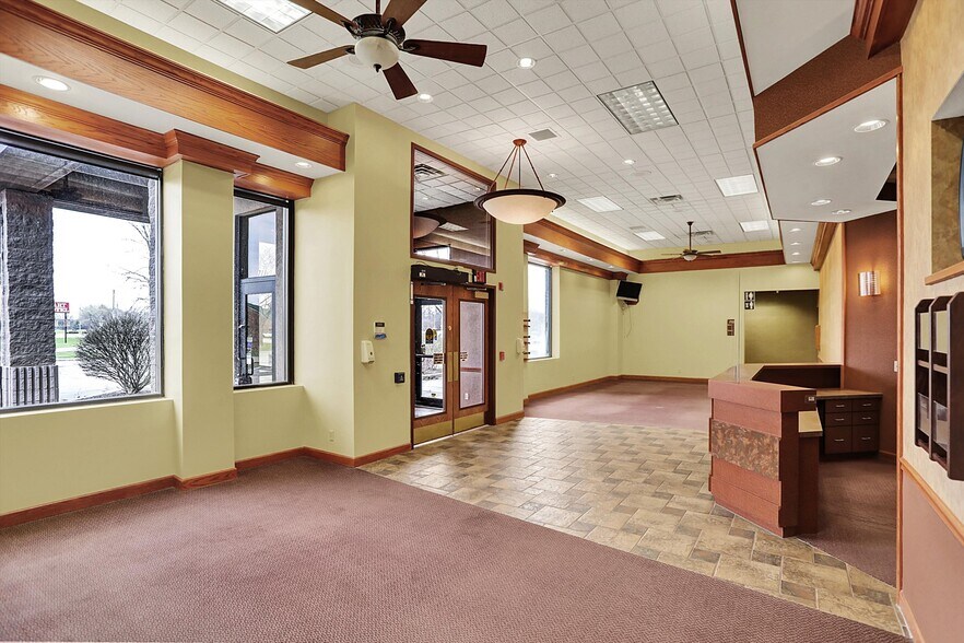 711 W Gardner Dr, Marion, IN à vendre - Photo du bâtiment - Image 3 de 64