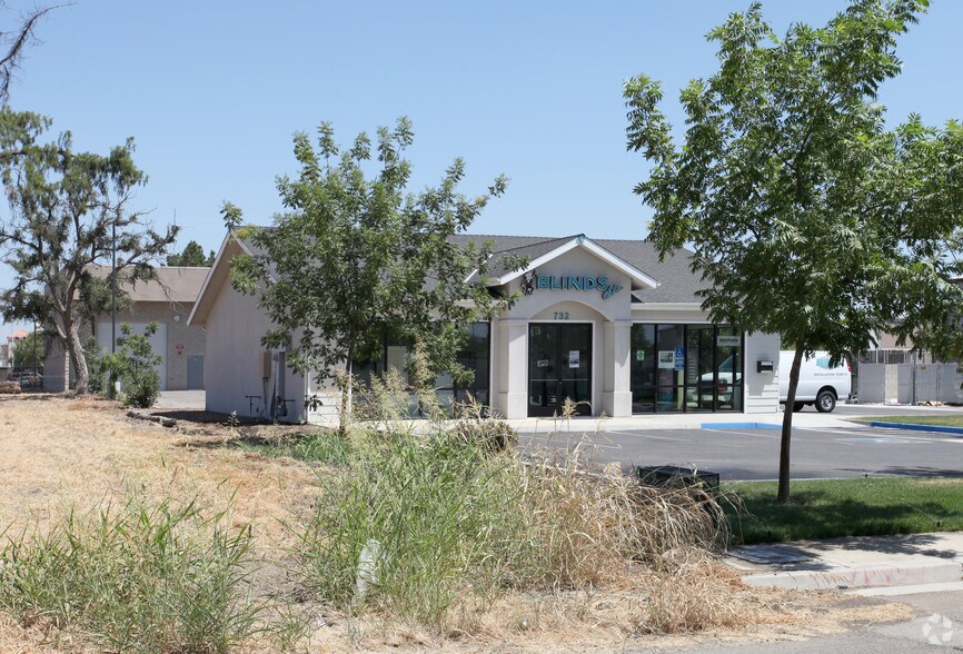 732 Vaughn St, Hanford, CA à louer - Photo du bâtiment - Image 2 de 8