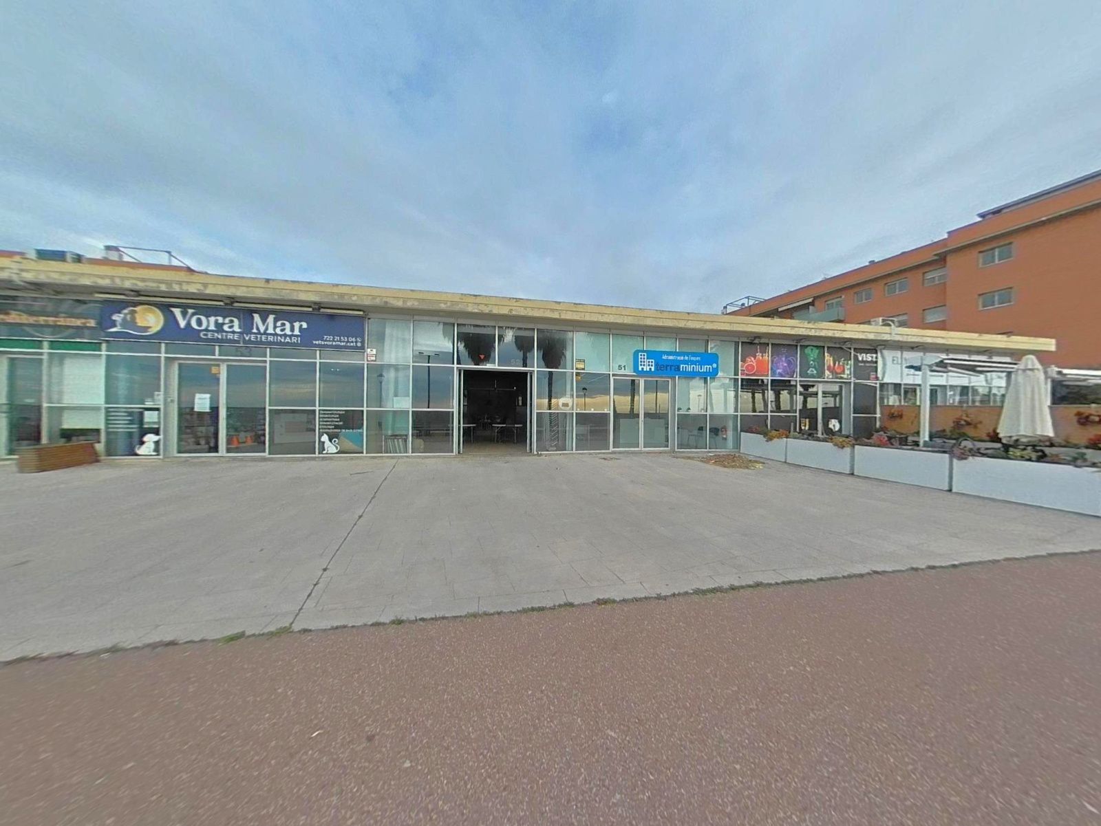 Retail in Cubelles, Barcelona for lease Primary Photo- Image 1 of 14