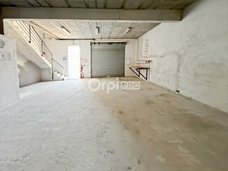 Flex in La Ciotat for lease - Interior Photo - Image 1 of 6