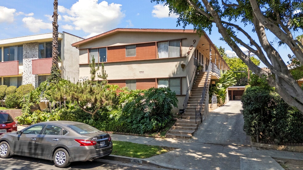904 N Spaulding Ave, Los Angeles, CA for sale - Building Photo - Image 2 of 40