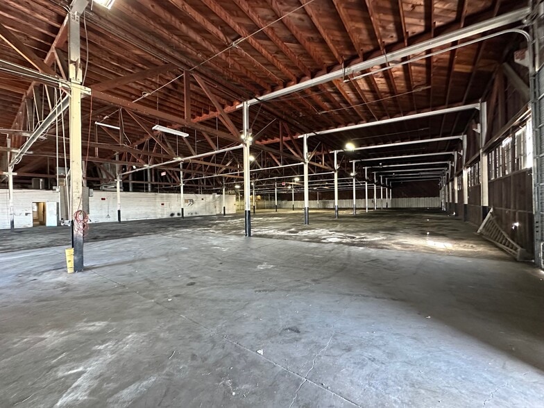 1234 S Aurora St, Stockton, CA à louer - Photo du bâtiment - Image 3 de 6