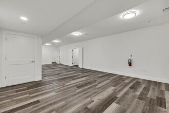 533 Greenwich St, Hempstead, NY for lease Interior Photo- Image 1 of 21