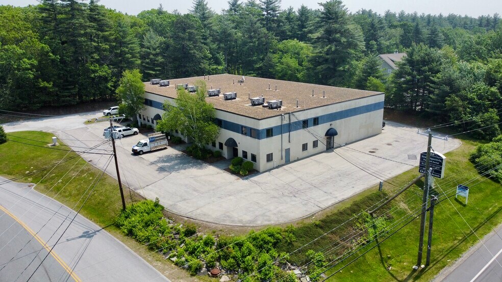 35 Londonderry Tpke, Hooksett, NH à louer - Photo du bâtiment - Image 2 de 10