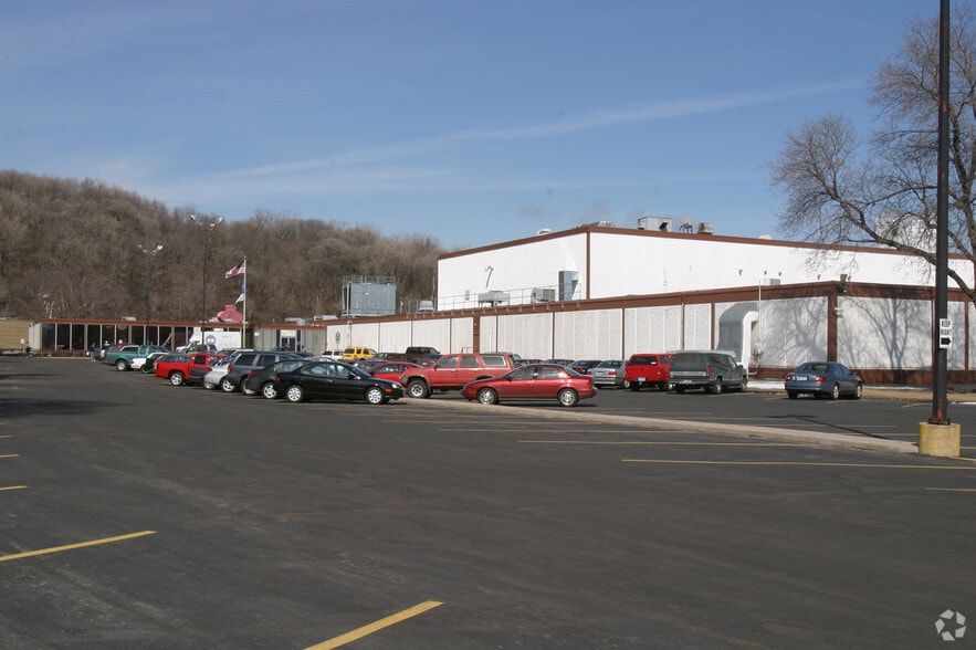 2140 W 7th St, Saint Paul, MN for sale - Building Photo - Image 2 of 5