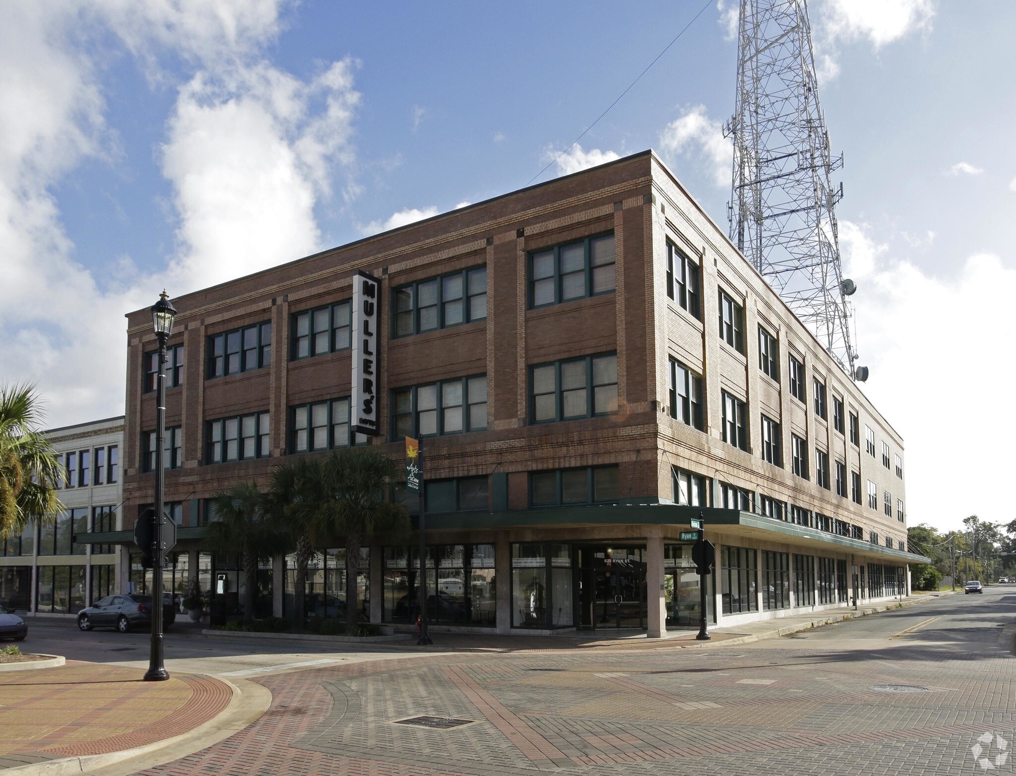 625 Ryan St, Lake Charles, LA for sale Primary Photo- Image 1 of 71