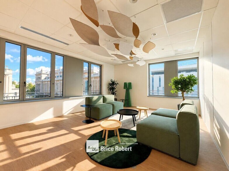 8 Rue Paul Montrochet, Lyon for sale - Building Photo - Image 2 of 7