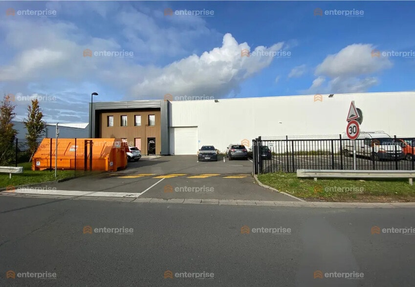 Flex in Lesquin for lease - Building Photo - Image 1 of 4