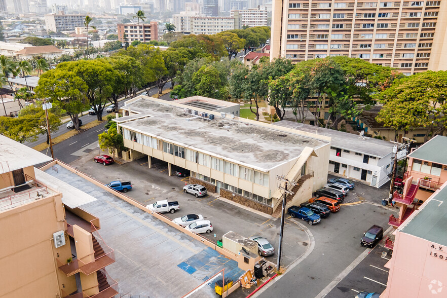 1523 Kalakaua Ave, Honolulu, HI for lease - Aerial - Image 2 of 2