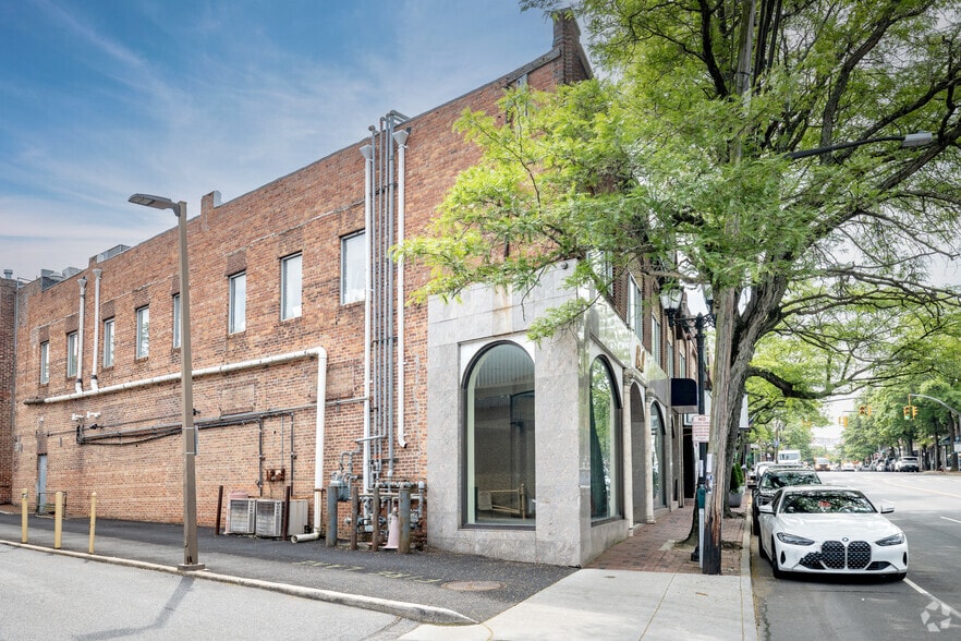 113-117 Middle Neck Rd, Great Neck, NY for lease - Building Photo - Image 3 of 6
