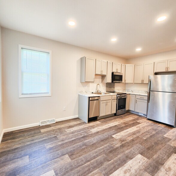 5826 Balsam Rd, Madison, WI à vendre - Photo du bâtiment - Image 2 de 14