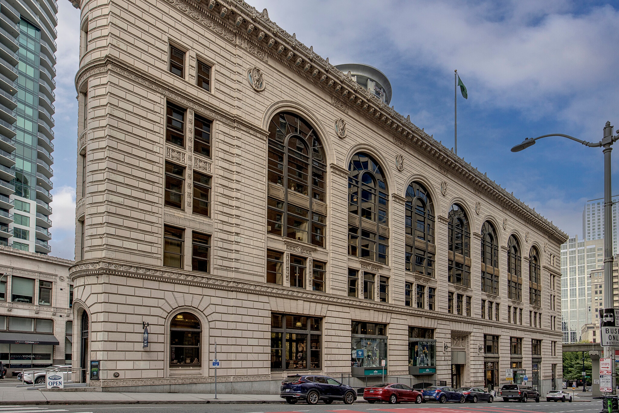 414 Olive Way, Seattle, WA for lease Building Photo- Image 1 of 4