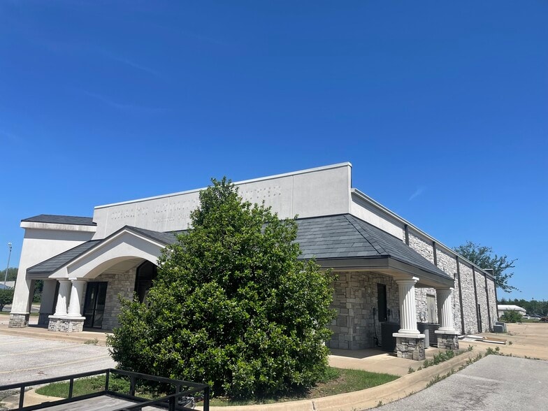 1202 Brookview Dr, Ardmore, OK for sale - Building Photo - Image 2 of 16