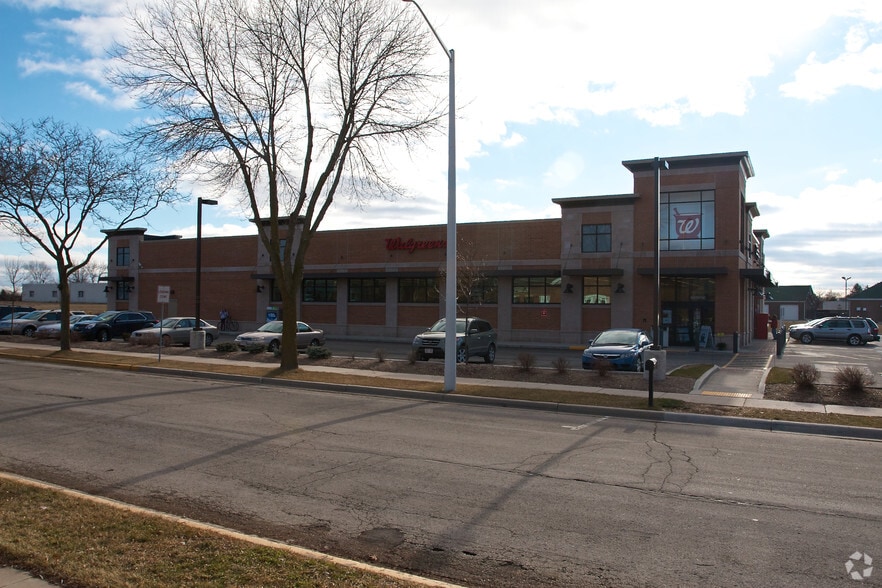 W62N190 Washington Ave, Cedarburg, WI for sale - Building Photo - Image 2 of 14