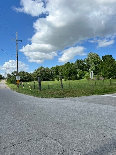 1615 W Budlong St, Carthage, MO for sale - Primary Photo - Image 1 of 11