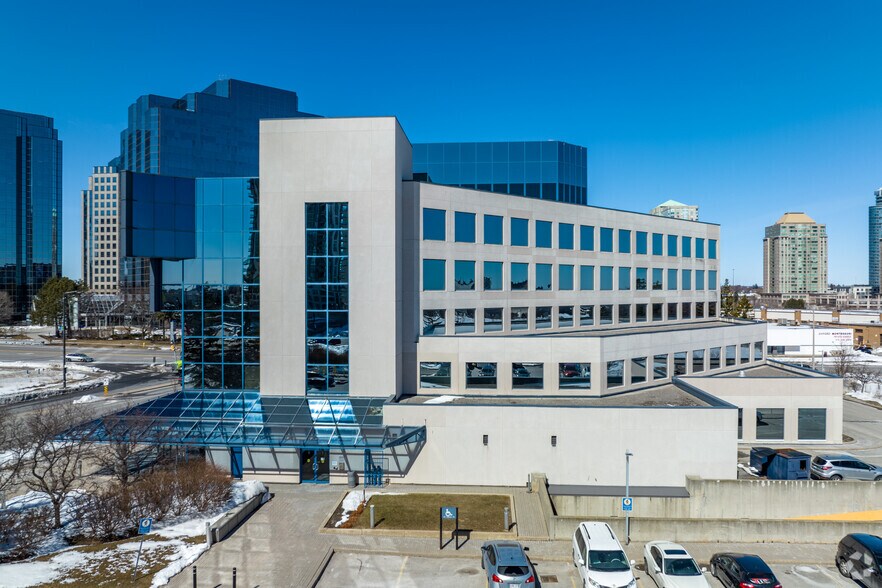 111 Grangeway Ave, Toronto, ON à louer - Photo du bâtiment - Image 2 de 51