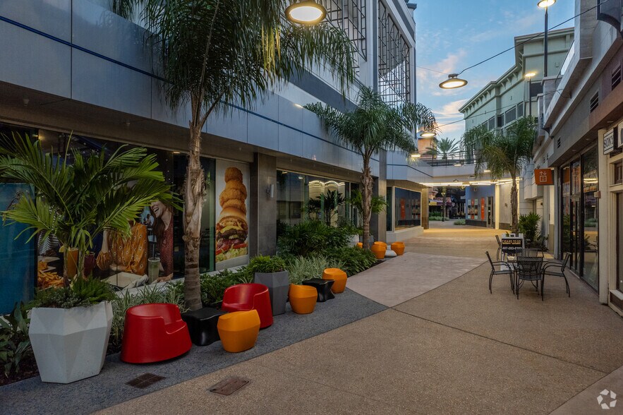9101 International Dr, Orlando, FL à louer - Photo du bâtiment - Image 3 de 7