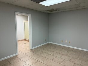 1676-1710 Barcrest Dr, Memphis, TN for lease Interior Photo- Image 2 of 10